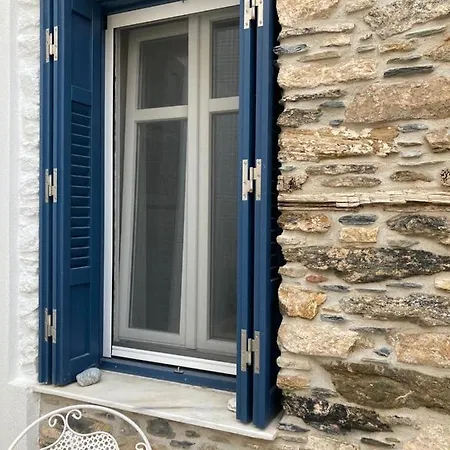 Petra Stonehouse Near The Port *